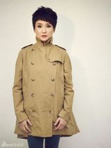 组图：孔琳文艺写真平和干练尽显知性美