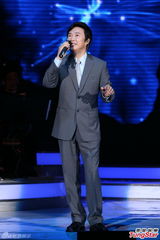 组图：费玉清最终场演唱会 预多陪伴年迈父亲