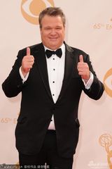 组图：《摩登家庭》艾瑞克-斯通斯崔特喜感十足