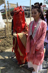 组图：Twins再度合体 美艳女妖造型曝光