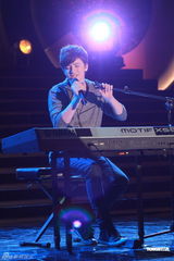 组图：Greyson亚视录节目唱新歌  期待去泰国骑大象