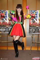 组图：蝴蝶姐姐变骑士公主 挺罗志祥撕信为效果