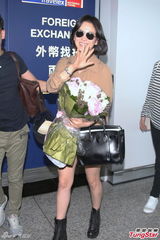 组图：宋慧乔短裤短靴香港宣传露白皙长腿