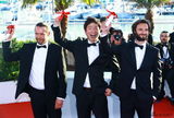 组图：戛纳电影节颁奖礼 获奖者亮相笑容洋溢