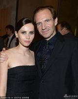 组图：斯嘉丽查斯坦同台争艳 库妮丝显憔悴