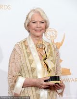 组图：艾伦-鲍斯汀获艾美奖迷你剧最佳女配角