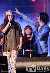 组图：EXO等放歌首尔国际音乐博览宣传大众文化