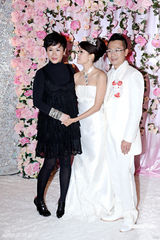 高清：陈国邦迎娶罗敏庄现场洒泪 众无线艺人道贺