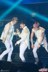 组图：韩组合B.A.P香港开唱 粉丝玩cosplay