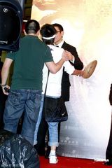 高清组图：《狄仁杰》慈善首映 刘德华巧对冲动影迷