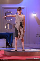 组图：陈慧琳产后复出录节目尽显辣妈本色