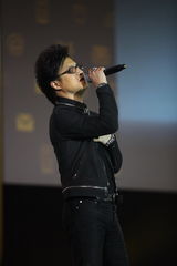 高清组图：2011微博之夜 汪峰《春天里》压轴