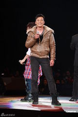 组图：福禄寿开唱大牌嘉宾云集 薛家燕上演校服诱惑