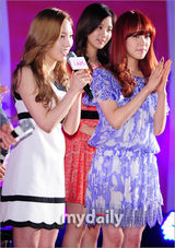 组图：韩国SM公司群星青春传记《I AM》发布会