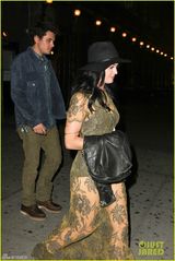 组图：凯蒂佩里透视绿裙与男友约翰梅尔约会