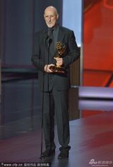 组图：艾美奖谢耳朵三获喜剧视帝 毒师获最佳