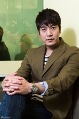 高清组图：新浪娱乐独家对话韩星赵显宰