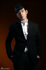 组图：《小爸爸》演员刘欢帅气阳光写真