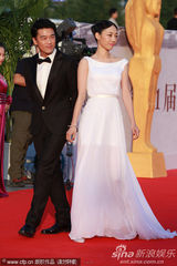 第21届金鸡百花电影节红毯男星帅气抢镜