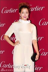 组图：金喜善亮相发型老气 尹恩惠镂空装魁梧