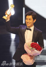 组图：百想电影柳承龙获大奖 河正宇得影帝