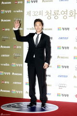 组图：第32届韩国青龙电影奖颁奖典礼群星闪耀