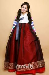 组图：组合Rainbow穿韩服拍写真 为粉丝送中秋祝福