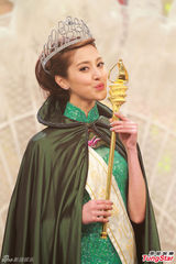 组图：港姐陈凯琳成双料华姐 佳丽泳装薄纱靓眼