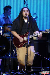 组图：蔡健雅抱吉他飙歌 压轴免费宣传新歌