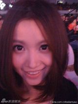 姚贝娜好声音首秀获赞 生活照活力斗鸡眼搞怪