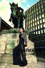 高清图：张静初写真登杂志封面 神秘典雅娴静如初