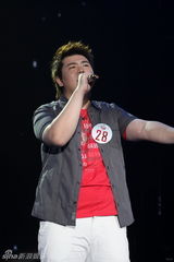 幻灯组图：快男300强突围赛首场 9位选手晋级60强