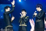 组图：SJ-M与EXO-M同台献唱 上演音乐狂欢