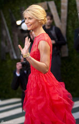 高清组图：奥斯卡派对克莱尔-丹妮斯玫红色礼服
