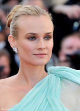 高清组图：黛安-克鲁格飘逸水蓝色斜肩礼服亮相