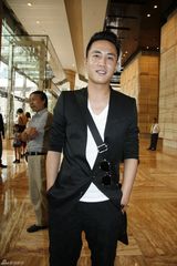 组图：陈龙章龄之完婚 现场亲吻群星道贺