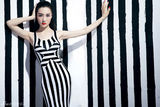 组图：李依晓时尚大片黑白条纹彰显百变气质