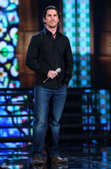 组图：《十三钗》主演终亮相 倪妮变装秀风情