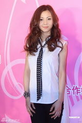 组图：时尚盛典北京启动 仓木麻衣尚雯婕出席揭幕