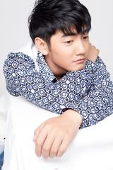 组图：洪连城写真洋溢着青春气息