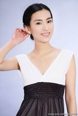 组图：疑似李亚鹏激吻女私照 容貌清纯可人