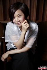 组图：卢凯彤感激黄耀明鼓励 个唱创新视觉效果