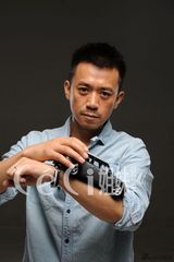 组图：王学兵杂志写真 演绎“活色生香”戏码