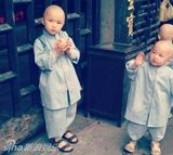 组图：宝光寺超萌小和尚爆红网络 被证实系游客