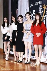 组图：李敏镐红装宣传《继承者》 主创华丽齐聚