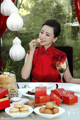 高清图：翁虹熟女写真贺中秋 温婉女人知性妩媚