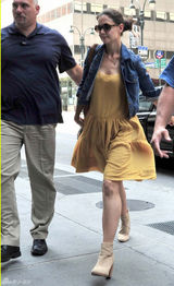 组图：凯蒂见律师 传克鲁斯试图避免上法庭