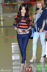 组图：4minute等歌手结束日本公演 轻松飞抵韩国