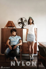 组图：2PM成员泽演佑荣夏装写真展成熟魅力