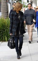 高清组图：杰西卡-阿尔芭全家时尚出游